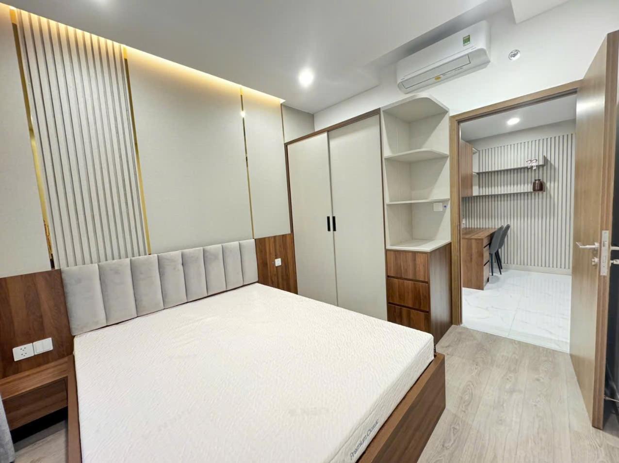 Nha Cua Truc - Diamond Alnata Celadon Apartment *